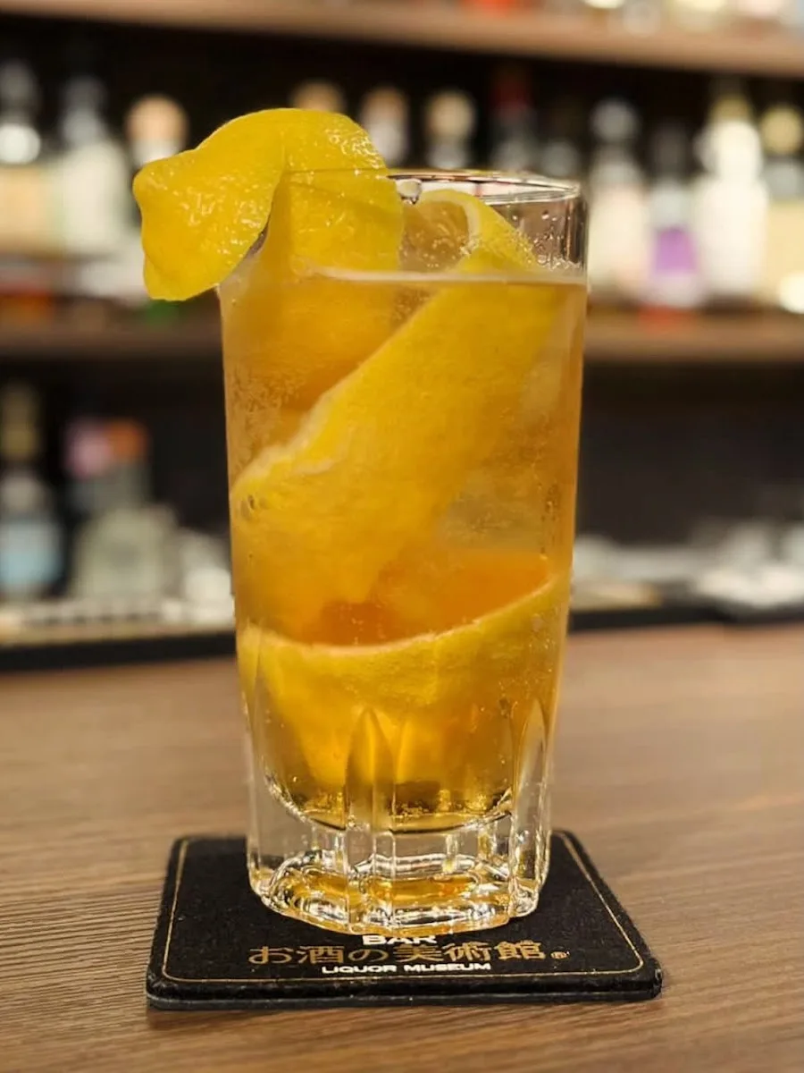 お酒の美術館 東武浅草駅地下コンコース店 · 3